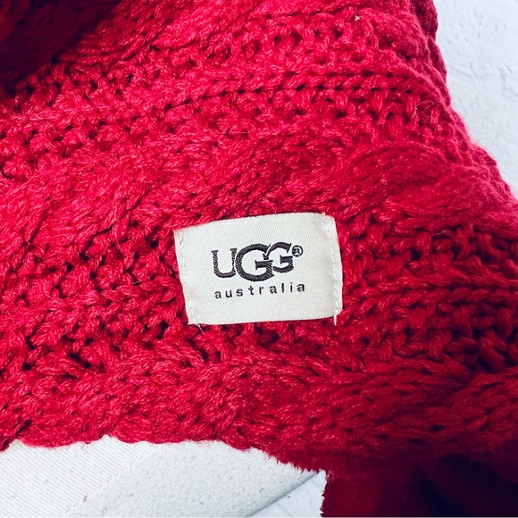 Ugg Cable Knit Infinity Scarf - Picture 7 of 10